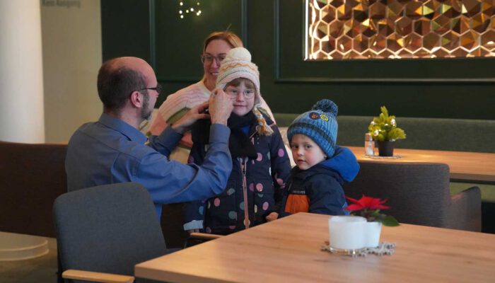 Kleine Kinder mit ihrer Familie sind bei uns herzlich willkommen.